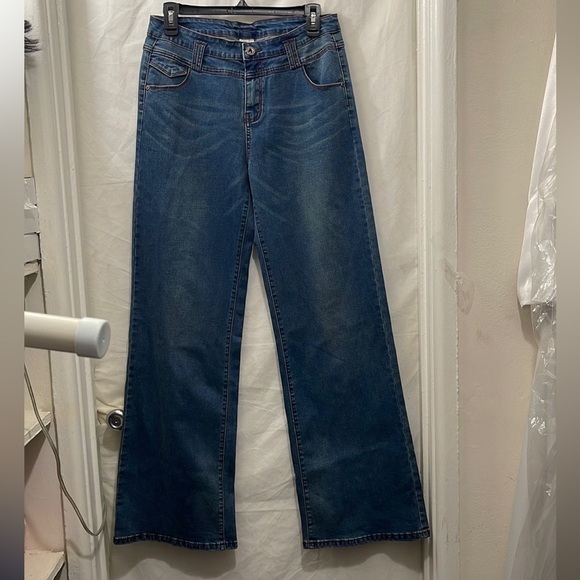 Denim - Dark Wash Wide leg Women’s Jeans Size 31 NWT